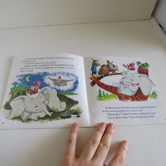 DISNEY Dumbo Book & Pinocchio Cassette Tape & USB Flash Drive with MP3 F… - Picture 8 of 13